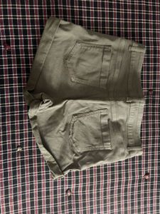 Women's Olive Green Cuffed Shorts