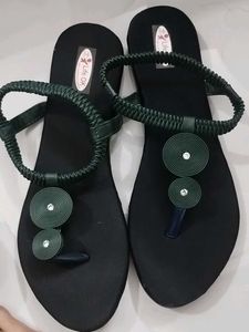 Stylish Black 🖤 and Green 💚 Flat Sandals