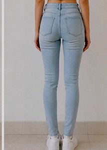 Light Wash Skinny Jeans