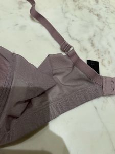 smooth and Comfortable Everyday Bra