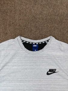 Nike Men's Grey Striped T-Shirt