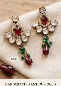 Exquisite Kundan Necklace Set