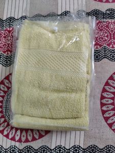 Brand new 2 hand towels 40x60 cm