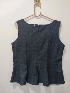 Chic Sleeveless Peplum Top