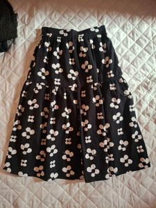 Chic Black Floral Tiered Maxi Skirt