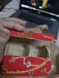 Embroidered bangle case