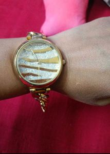 Elegant Gold Chain Women's Watch