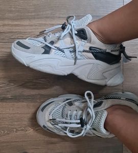 Sports Shoes For Women