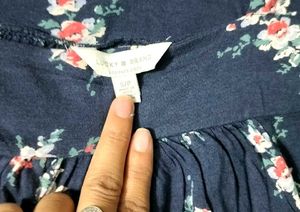 BLUE FLORAL SQUARE NECK FLUTTER SLEEVE TOP