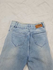 Light Wash Cropped Jeans