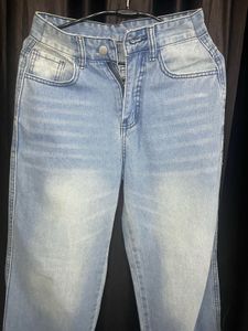Urbanic Light Wash Relaxed Fit Jeans