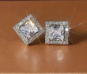 AD KOREANS STUD EARRINGS 💎