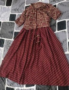 Elegant Red Striped Dress Set 🪞🌷