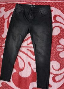 Stylish Black ankle Denim Jeans