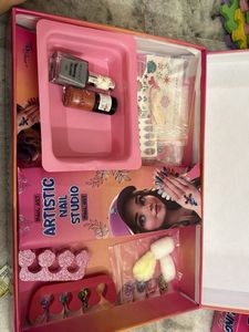 Artistic Nail Studio Kit