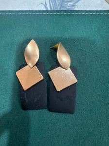 Elegant Teardrop Dangle Earrings