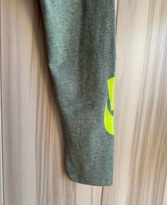 NIKE Premium Authentic Active Wear Fitness Tights
