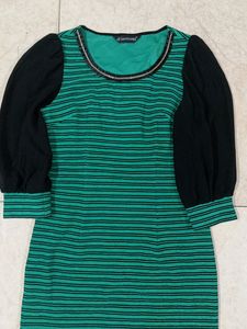 Strip Dress With Beautiful Sleeves