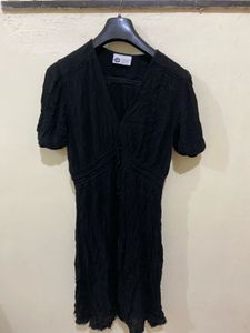 Chic Black Lace V-Neck Mini Dress