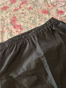 Chic Black Mini Skirt
