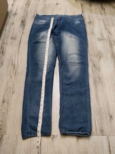 Ma5689 Signature jeans waist 32 inches