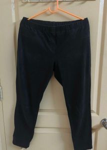 Comfortable Black Cropped Jeggings