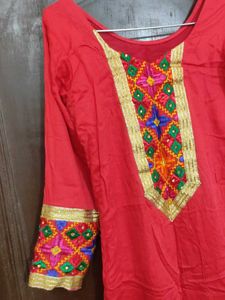 red fulkaari salwar suit without dupatta