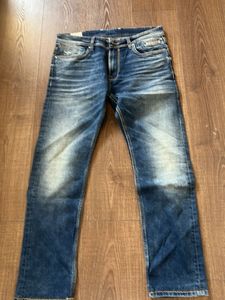 Men's Distressed Wash Straight Fit Jeans