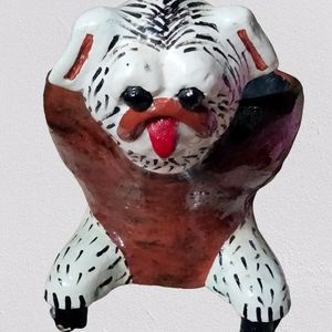 Bulldog Planter With 2 hole For Water Drainage