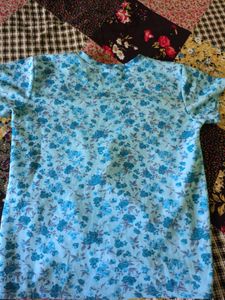Cute Blue Floral Print Top