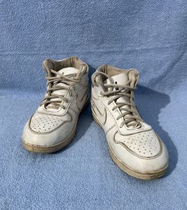 MID TOP WHITE SNEAKER