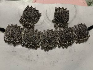 2 Jewellery Sets