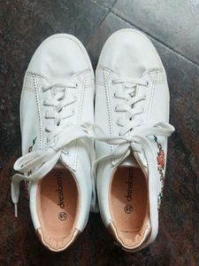 Dressberry White sneakers With Embroidery