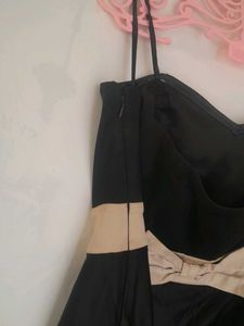 Chic Black &amp; Gold Striped Strapless Dress