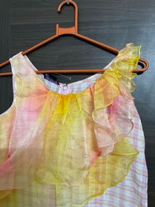 Yellow Ruffle Sleeveless Top Chiffon 🌻🩷💛