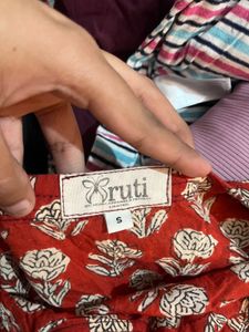 Red Floral Print Sleeveless Tunic