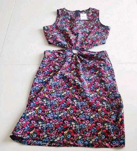 last price 🚩Floral Cut-Out Knot Dress
