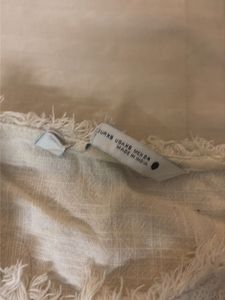 zara Cream Lace Button-Up Sleeveless Top