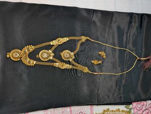 Traditional Indian Necklace &amp; Earrings Set