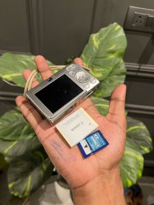 Canon ixus 85  Digital Camera