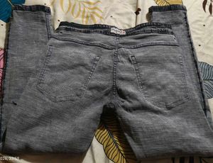 Stylish Grey Ripped Jeans for Men – Trendy &amp; Comfo
