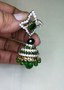 Smart Look Earrings  emerald green  Colour