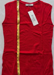 Chic Red Sleeveless Winter Knit Top