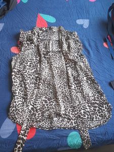 Used V Less .need To Wear Inner.its V Preety