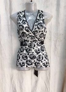 11249. Black &amp; White Floral Wrap Top