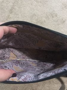 selling my divis leather like hobo bag