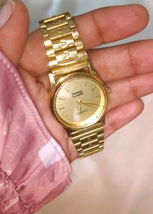 Gold Tone Quartz Wristwatch ⌚