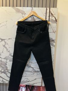 Chic Black Denim Jeans, Waist-38 Strechable
