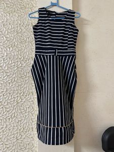 Chic Striped Sleeveless Dress