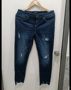Distressed Skinny Jeans
